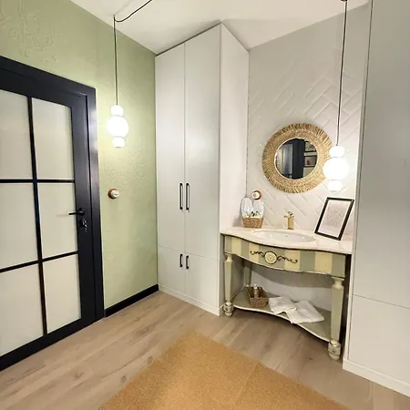 Sea Garden Apartment